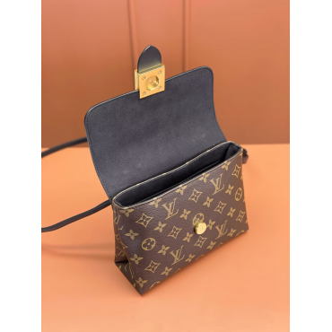 Louis Vuitton Locky ...