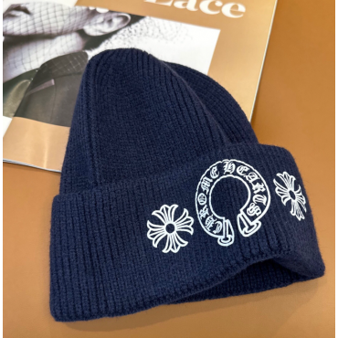 Bonnet Chrome Hearts...