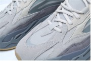 1 x	Adidas Yeezy Boost 700 V2 Tephra 7914