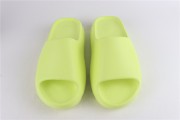 Yeezy Slide Glow Green GX6138