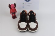 Jordan 1 Low Mocha