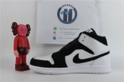Air Jordan 1 Mid “Diamond
