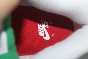 Jordan 4 Retro SB Pine Green