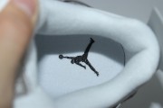 Air Jordan 4 Frozen Moments AQ9129-001