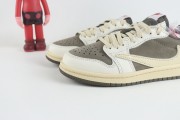 Travis Scott x Air Jordan 1 Low Reverse Mocha Kid