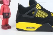 Air Jordan 4 Thunder 2023
