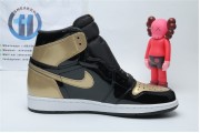 Air Jordan 1 Retro High gold toe