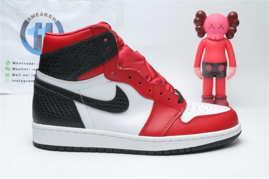 Jordan 1 Retro High Satin Snake Chicago