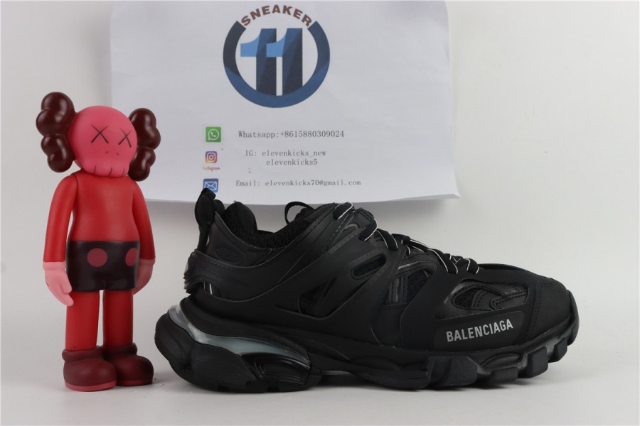 1 x	Balenciag Track Black With LED