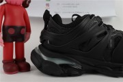 1 x	Balenciag Track Black With LED