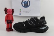 1 x	Balenciag Track Black and White with LED