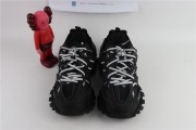 1 x	Balenciag Track Black and White with LED