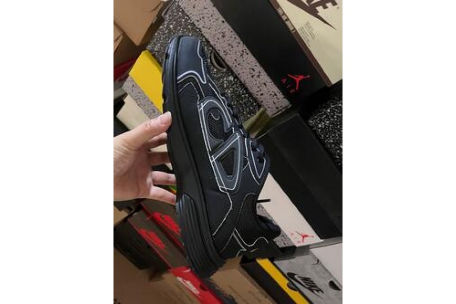 Dior Essentials  B30 SNEAKER