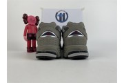 New Balance M2002 Grey