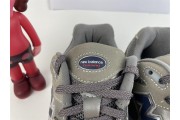 New Balance M2002 Grey