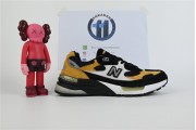 New Balance 992 Yellow black
