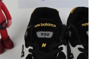 New Balance 992 Yellow black