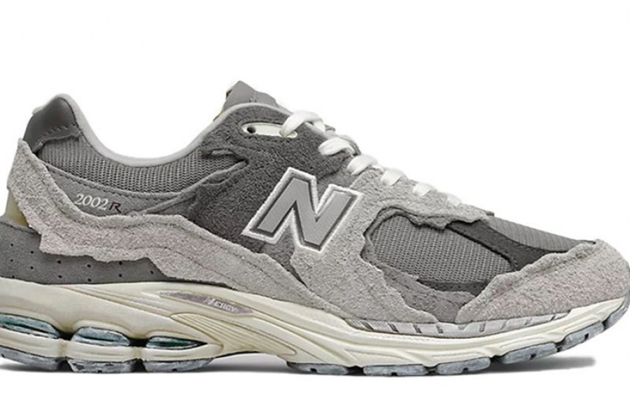 New Balance M2002 Grey