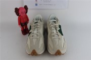 New Balance 327 Timberwolf Nightwatch Green