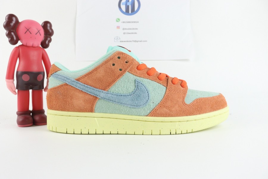 Nike SB Dunk Low 'Orange and Emerald Rise'