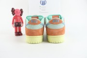 Nike SB Dunk Low 'Orange and Emerald Rise'