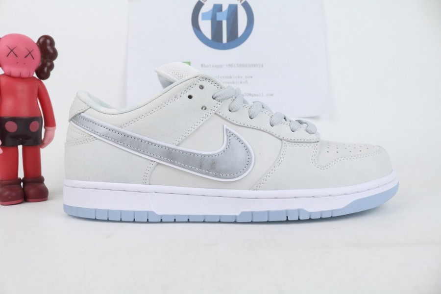 Nike SB Dunk Low White Lobster (Friends and Family)