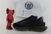Nike Vaporwaffle sacai Black Gum