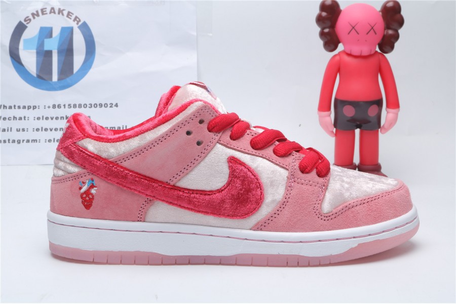 Nike SB Dunk Low StrangeLove Skateboards