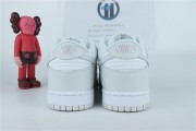 1 x	Nike Dunk Low Photon Dust