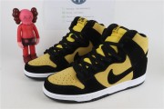 The NIKE SB DUNK HIGH PRO Maize   Black