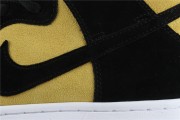 The NIKE SB DUNK HIGH PRO Maize   Black