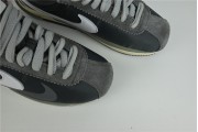 NIKE SACAI