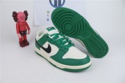 DUNK LOW RETRO SE "Lottery Pack - Green"