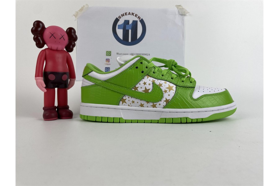 Nike SB Dunk Low Supreme Stars Mean Green