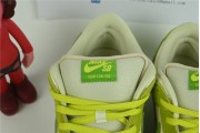 Nike SB Dunk Low "Green Apple