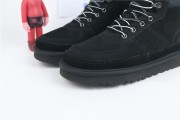 UGG black