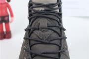 UGG Grey